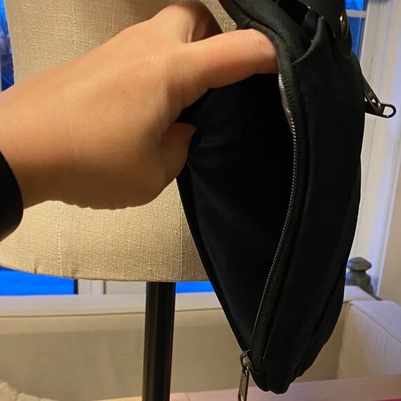 Black Canvas Unisex Crossbody Bag - Picture 3 of 11